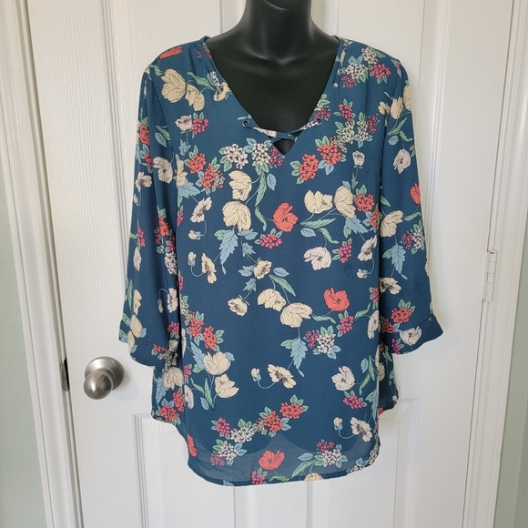 Maurices Tops - Maurices floral grommet 3/4 sleeve top